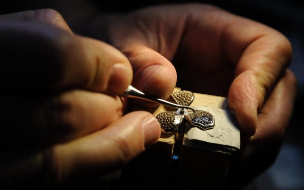 02-Silversmith-craftsman-jewellery-1440x900-1-600x375