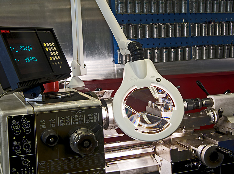 2.Circus-Bench-Magnifier-industrial-lathe-application-768x572px